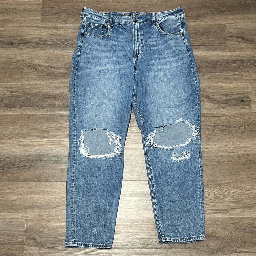 American Eagle 18 Mom Blue Jeans Strigid Distressed Medium Wash Stretch Plus